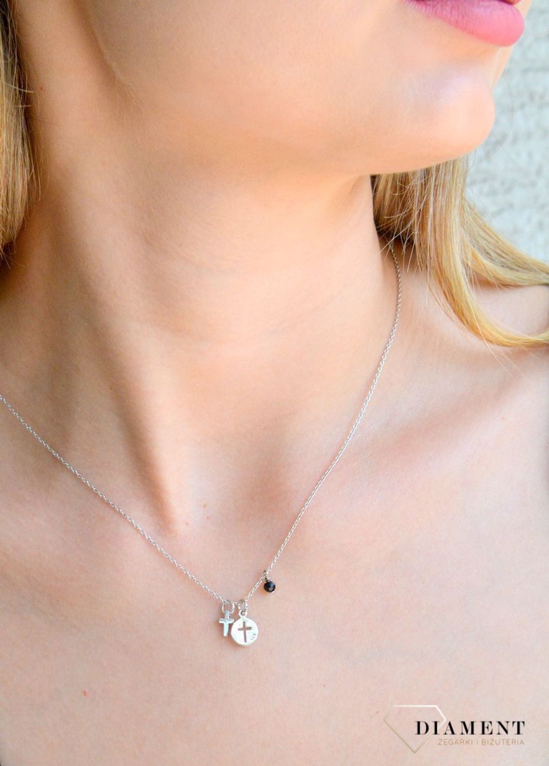 Srebrny naszyjnik celebrytka damskie 925 krzyżyk w kółeczku A0 46. Srebrny naszyjnik damski. Naszyjnik srebrny celebrytka. Srebrna celebrytka damska z zawieszkami. Srebrny naszyjnik celebrytka damska na prezent (2).jpg